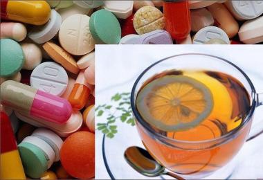 Можно ли запивать таблетки чаем: в чем опасность сочетания напитка с лекарствами Можно ли запивать антибиотики горячей водой
