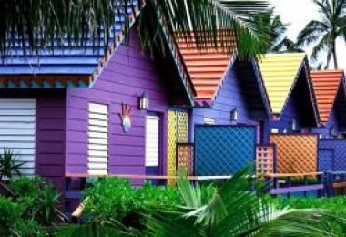 Покраска деревянного дома